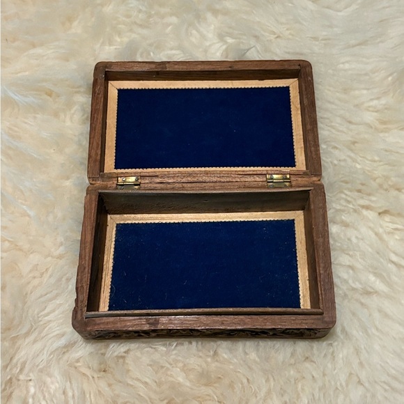 Vintage 70’s Jewelry Trinket Intricately Carved Wooden Box - Picture 3 of 9